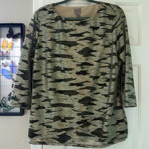 NEW Chico’s Top - Perfect for the holidays! 3/4 Sleeve